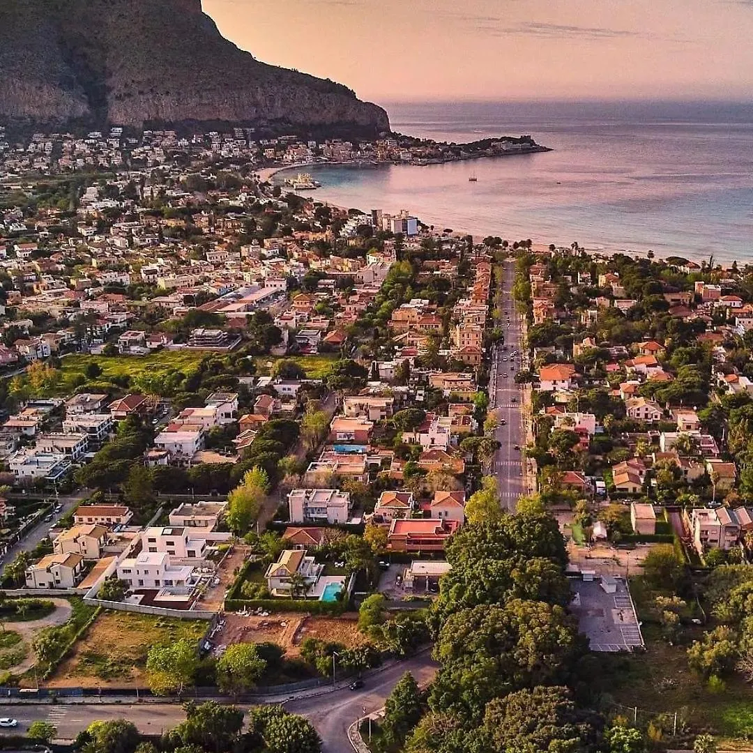 Mondello Sea View Beach Apartment Palermo Italy