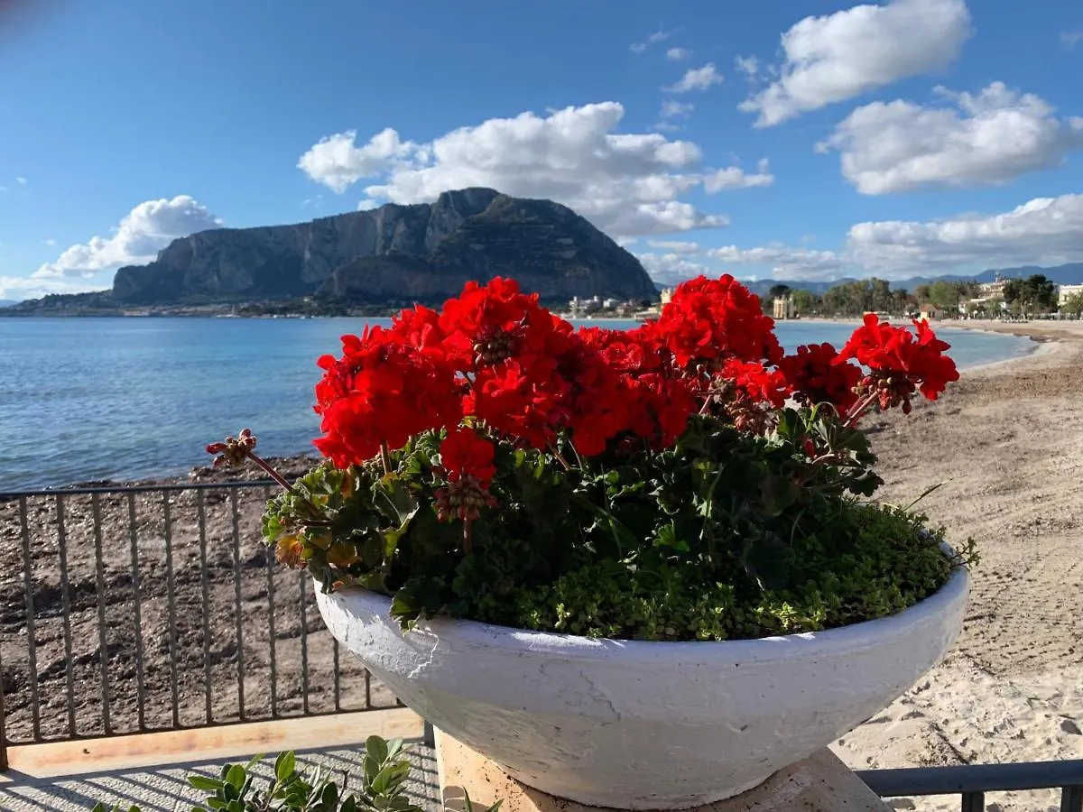 Mondello Sea View Beach Apartment Palermo